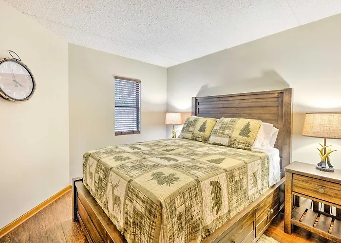 Chalet Village Upper Alpine Condo With Pool Access!