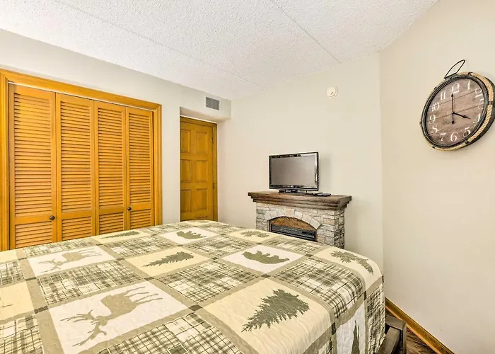 Chalet Village Upper Alpine Condo With Pool Access!